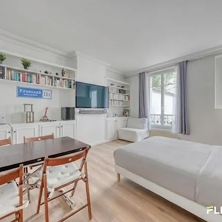 2 Bedrooms Experience In Charm & Elegance