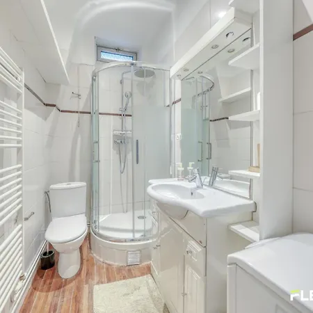 アパート 2 Bedrooms Experience In Charm & Elegance