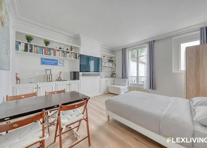 2 Bedrooms Experience In Charm & Elegance