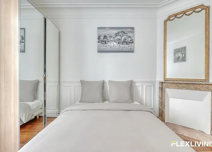 2 Bedrooms Experience In Charm & Elegance アパート